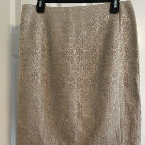 Skirt with slight metallic look